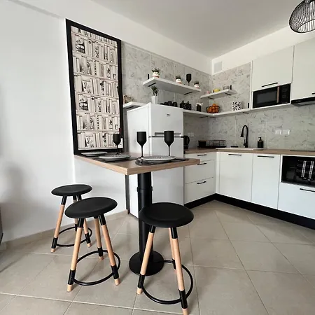 Daisy's One-bedroom * Τολό
