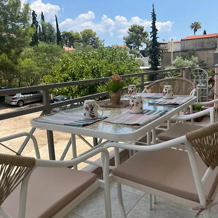 Daisy's One-bedroom Tolón