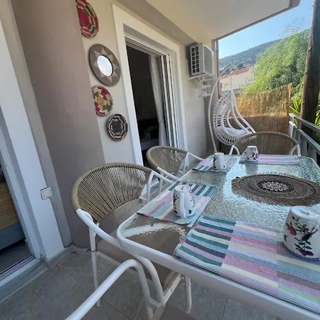 Daisy's One-bedroom Tolón