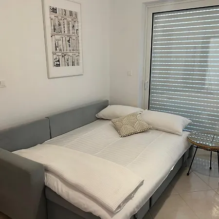 Daisy's One-bedroom Apartment