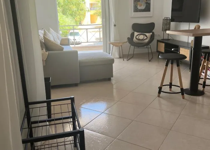 Διαμέρισμα Daisy's One-bedroom Τολό